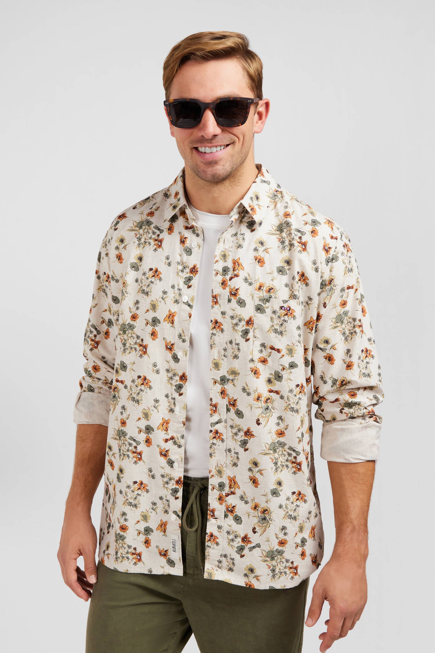 Chemise beige en coton flammé imprimée fleurs