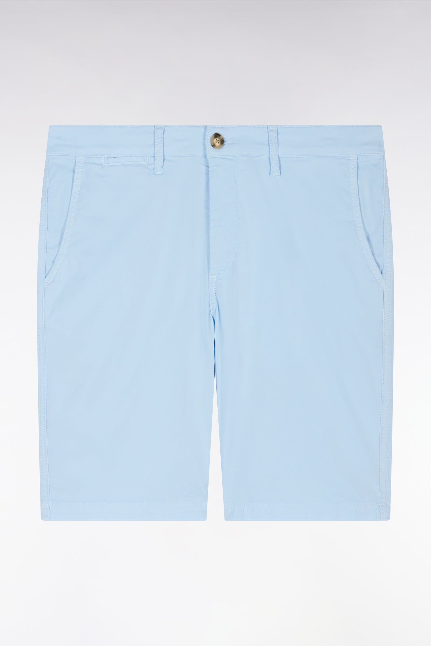 Bermuda chino en coton stretch bleu ciel coupe droite