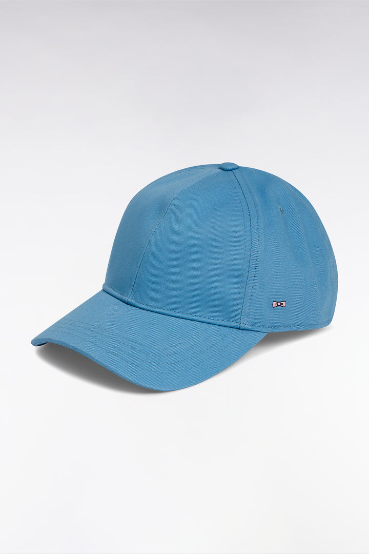 Casquette unie en twill de coton ciel broderie nœud papillon