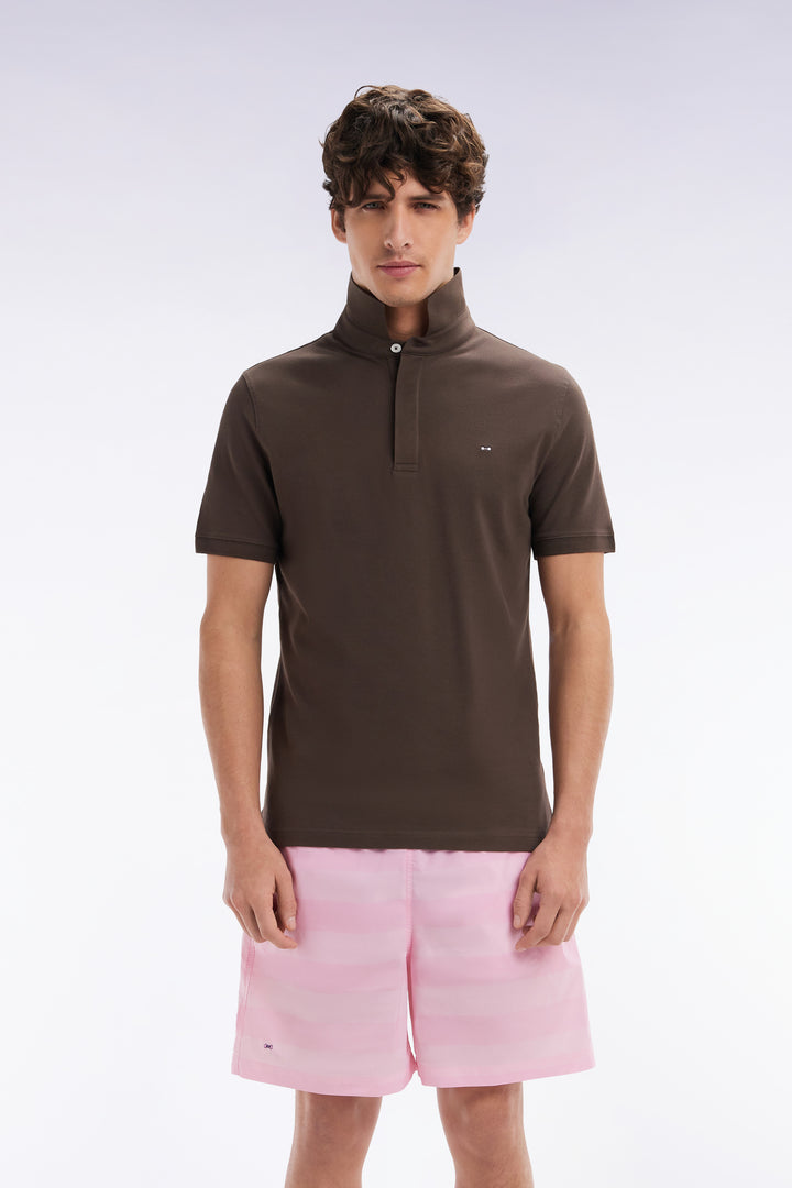 Polo à manches courtes en piqué coton stretch marron coupe ajustée