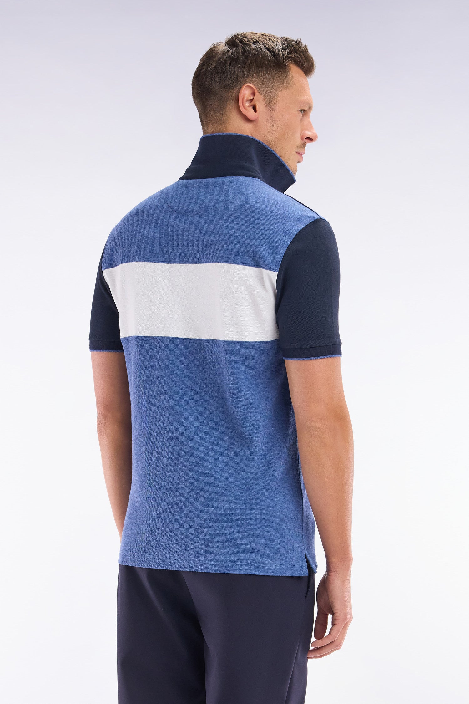 Polo à manches courtes en coton stretch bleu bande contrastée coupe ajustée