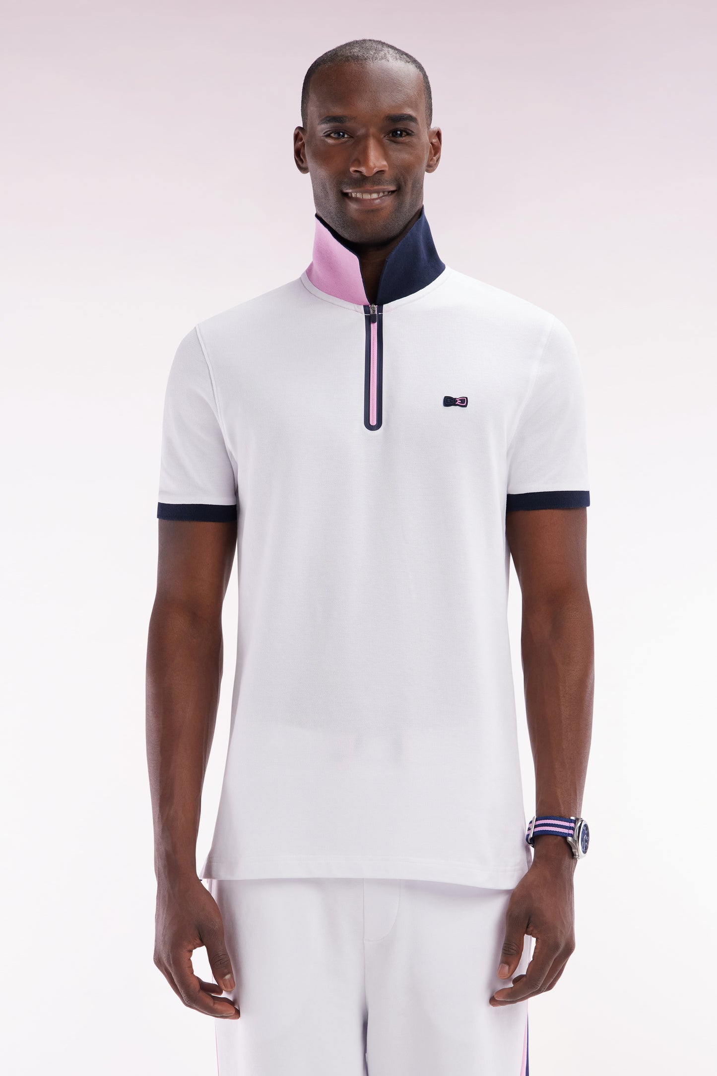 Polo zippé à manches courtes en coton stretch blanc coupe ajustée