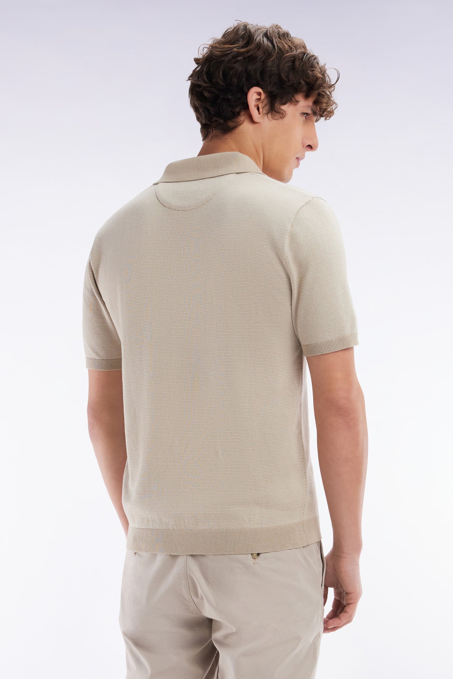 Pull col polo en coton beige coupe droite