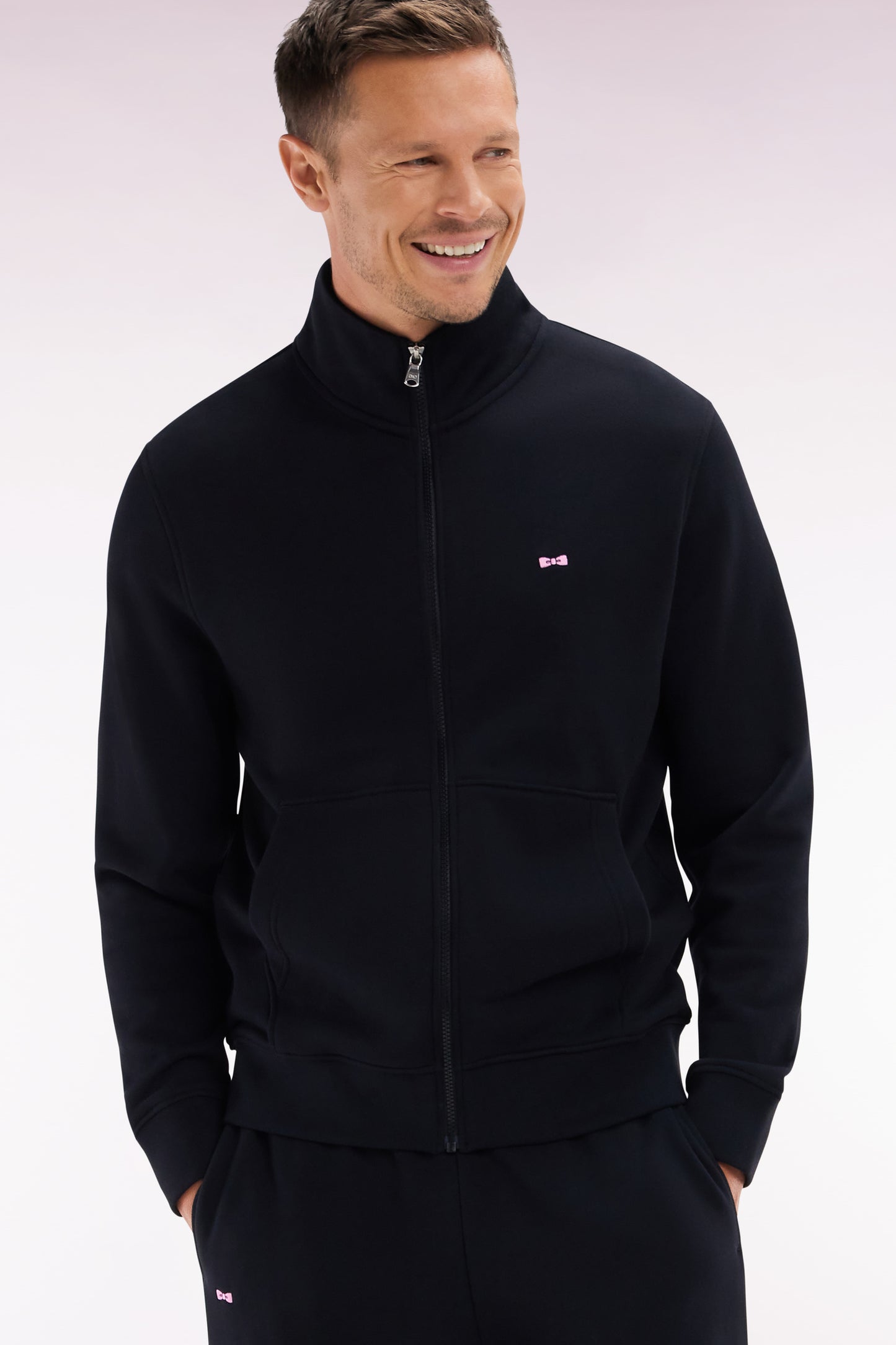 Sweatshirt zippé en coton noir coupe droite