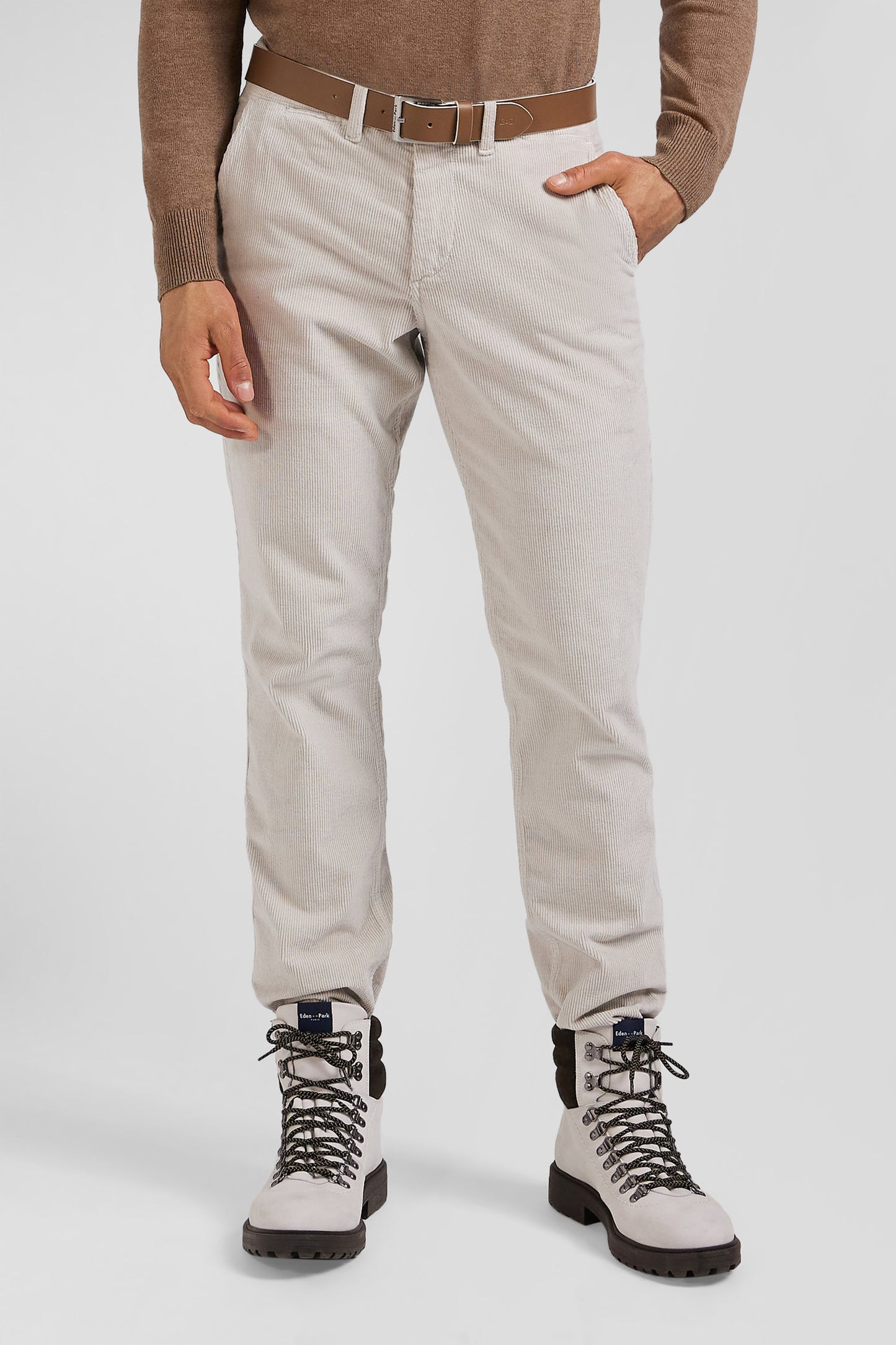 Pantalon chino en coton velours stretch écru coupe Regular