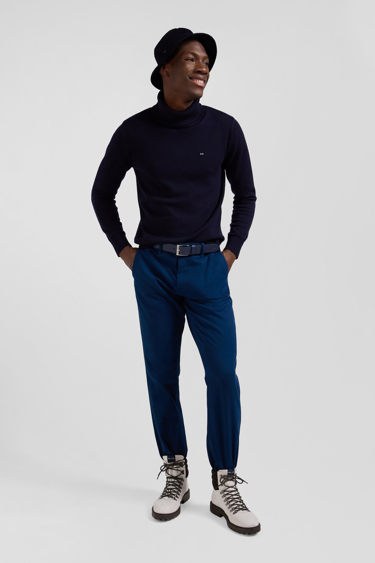 Pantalon chino en piqué de coton stretch et modal bleu coupe Regular