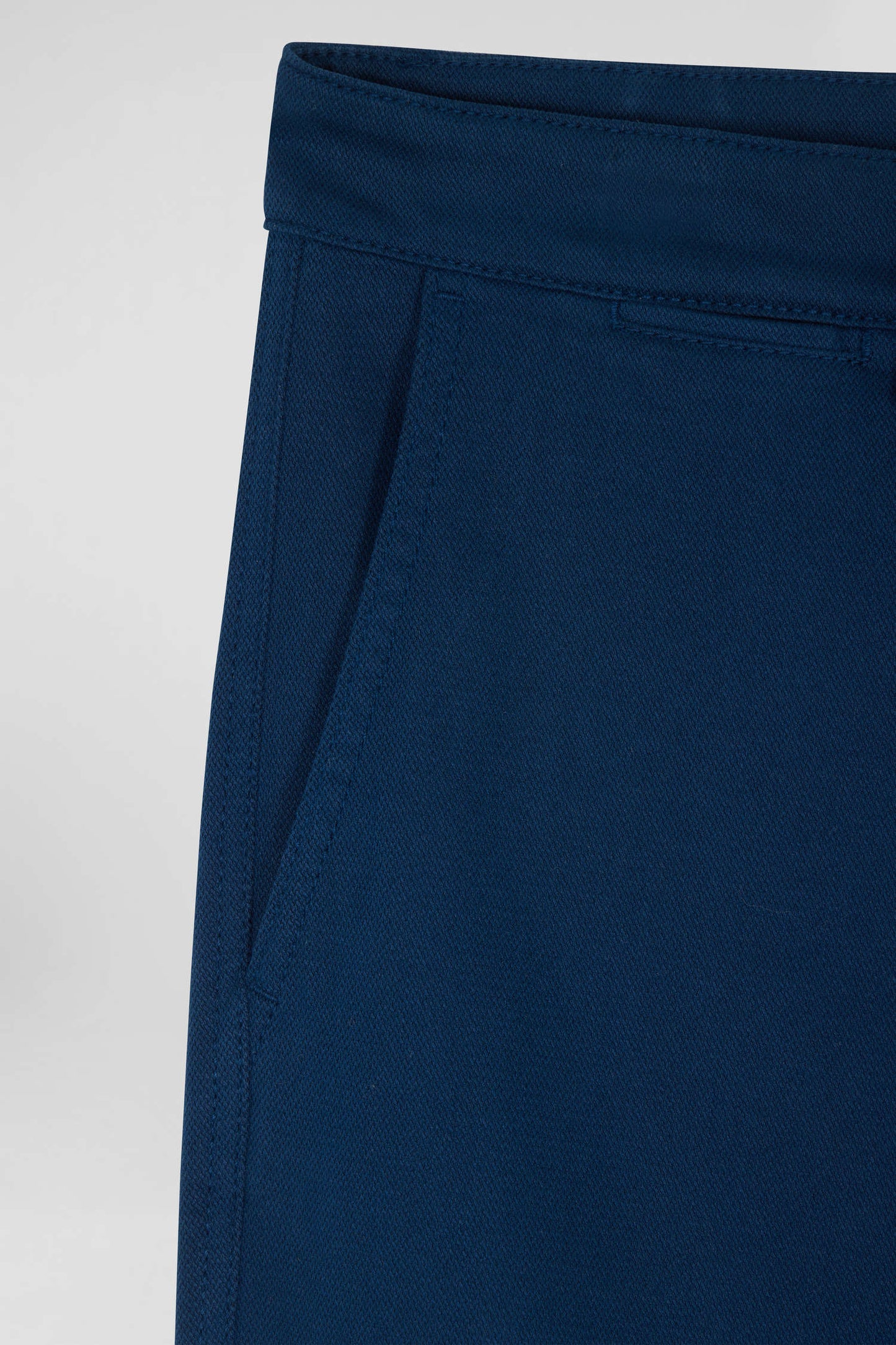 Pantalon chino en piqué de coton stretch et modal bleu coupe Regular