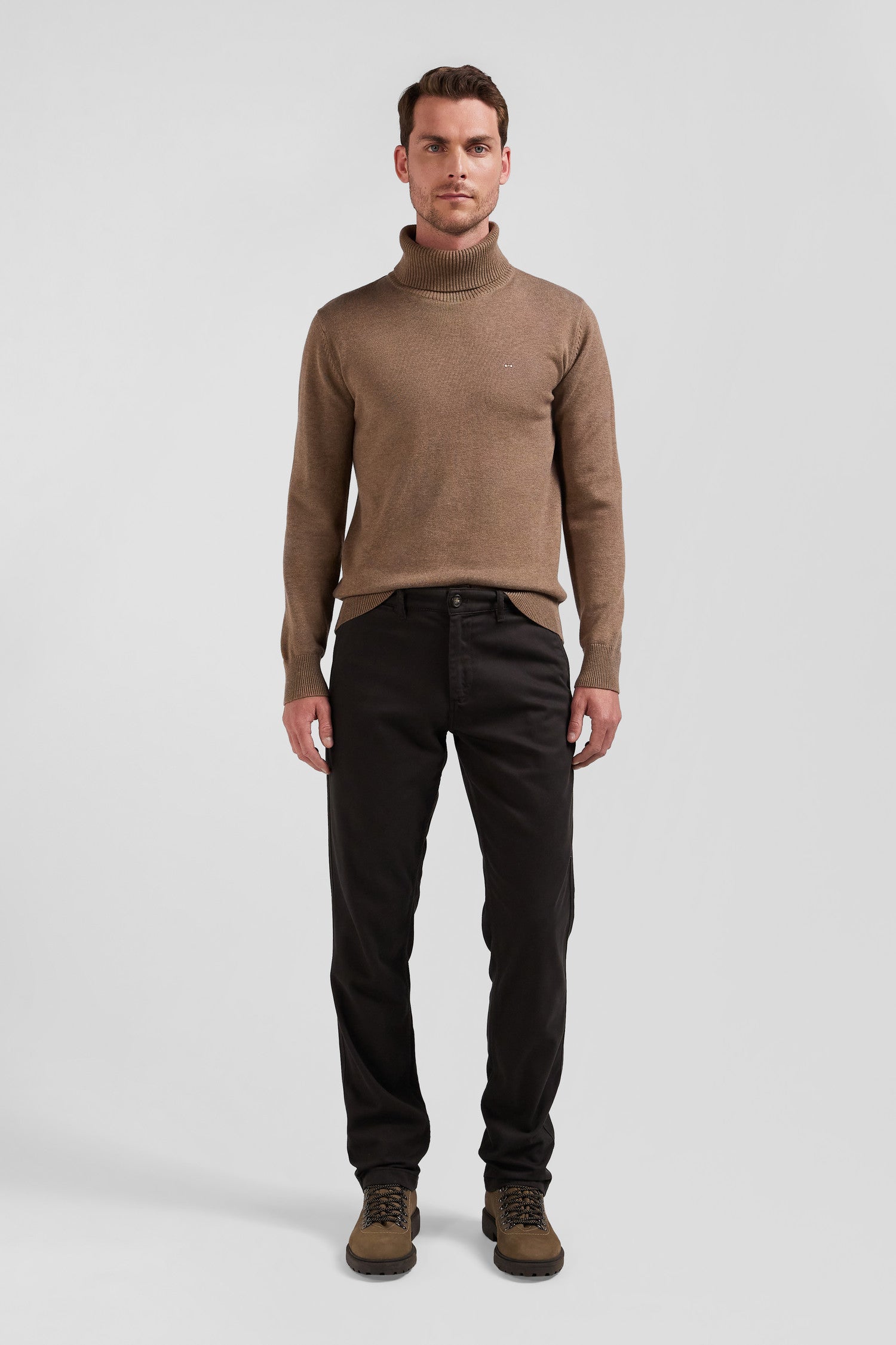 Pantalon chino en piqué de coton stretch et modal brun coupe Regular