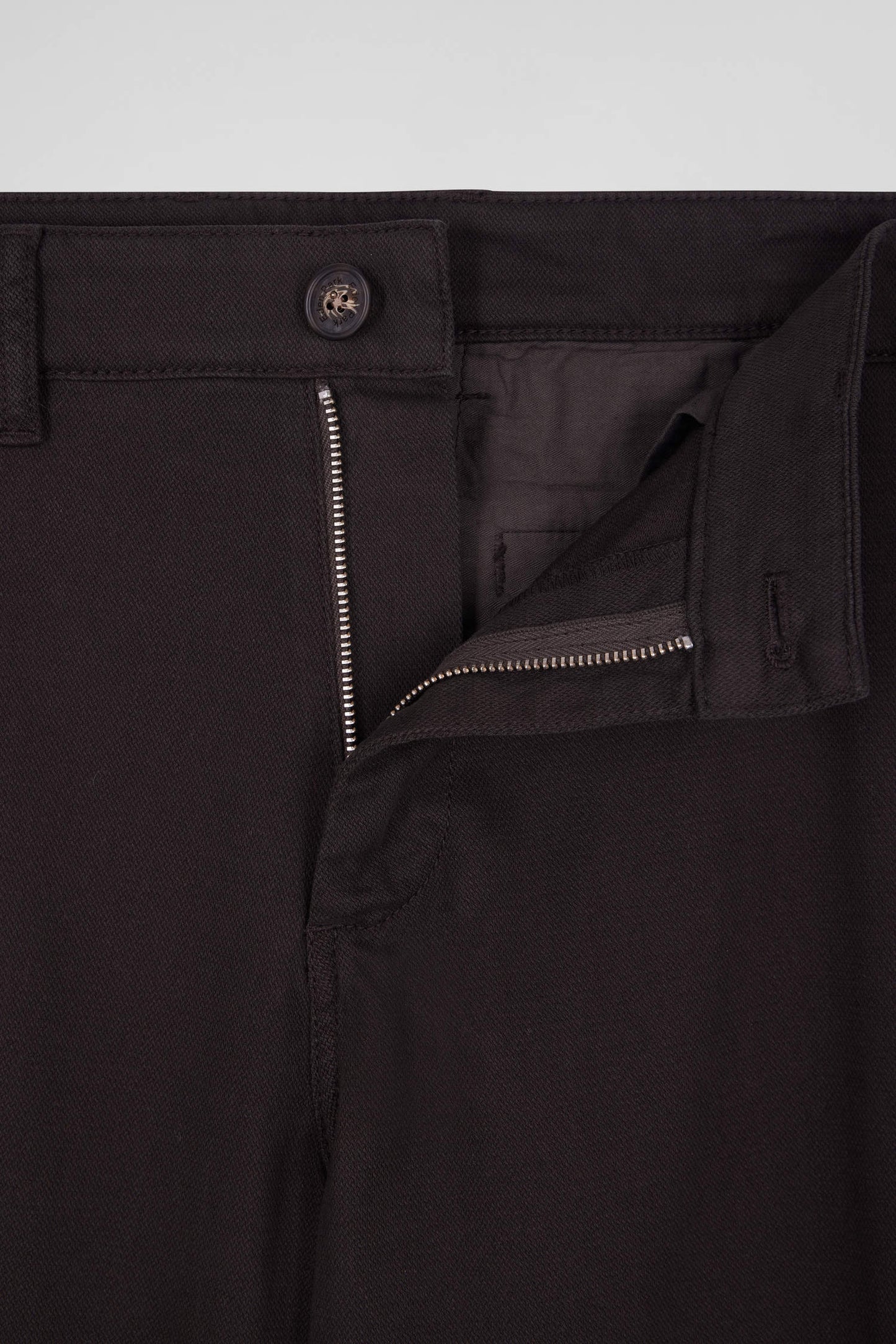 Pantalon chino en piqué de coton stretch et modal brun coupe Regular