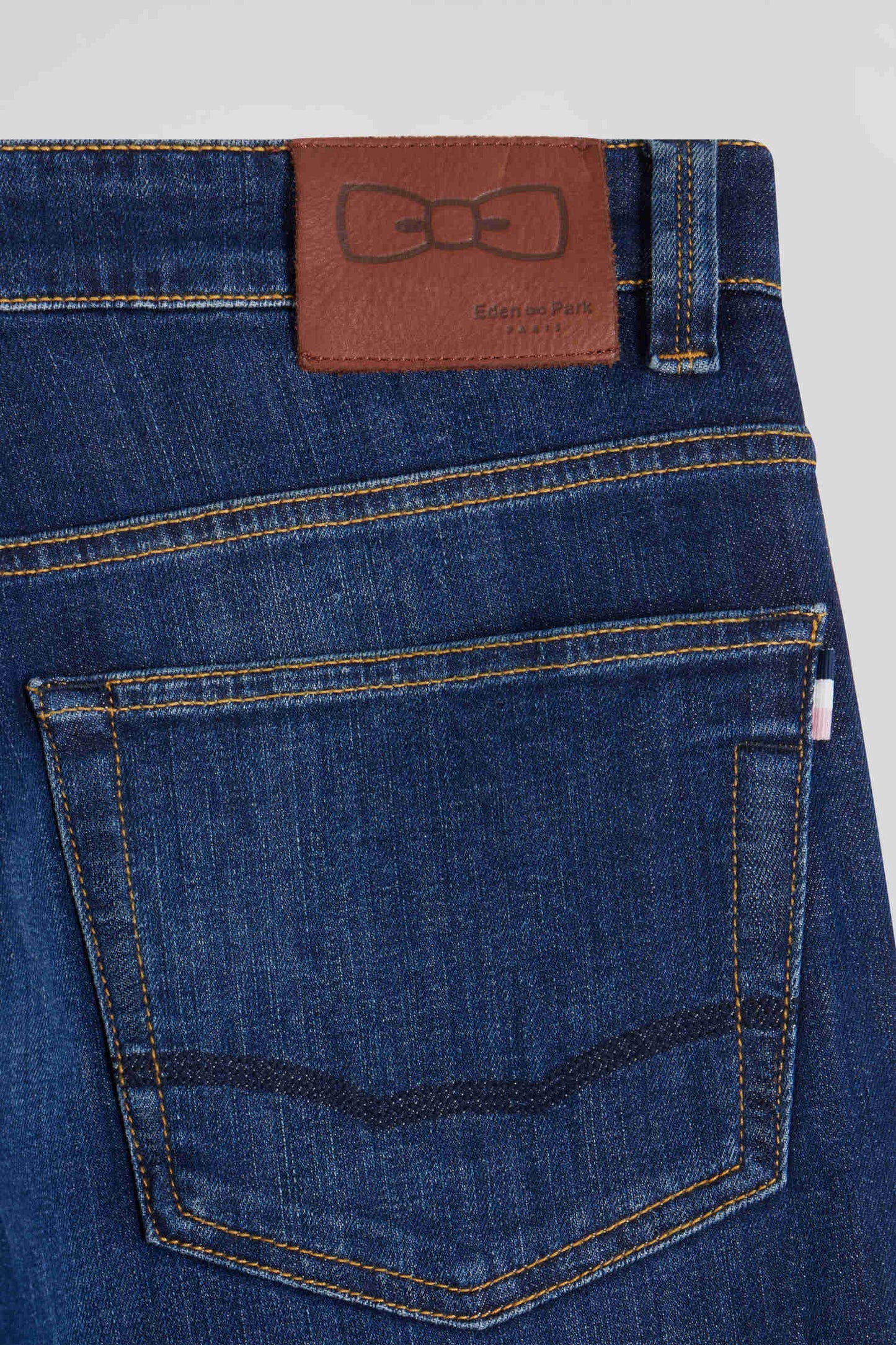 Jean en coton denim stretch brut coupe Regular délavage stone wash