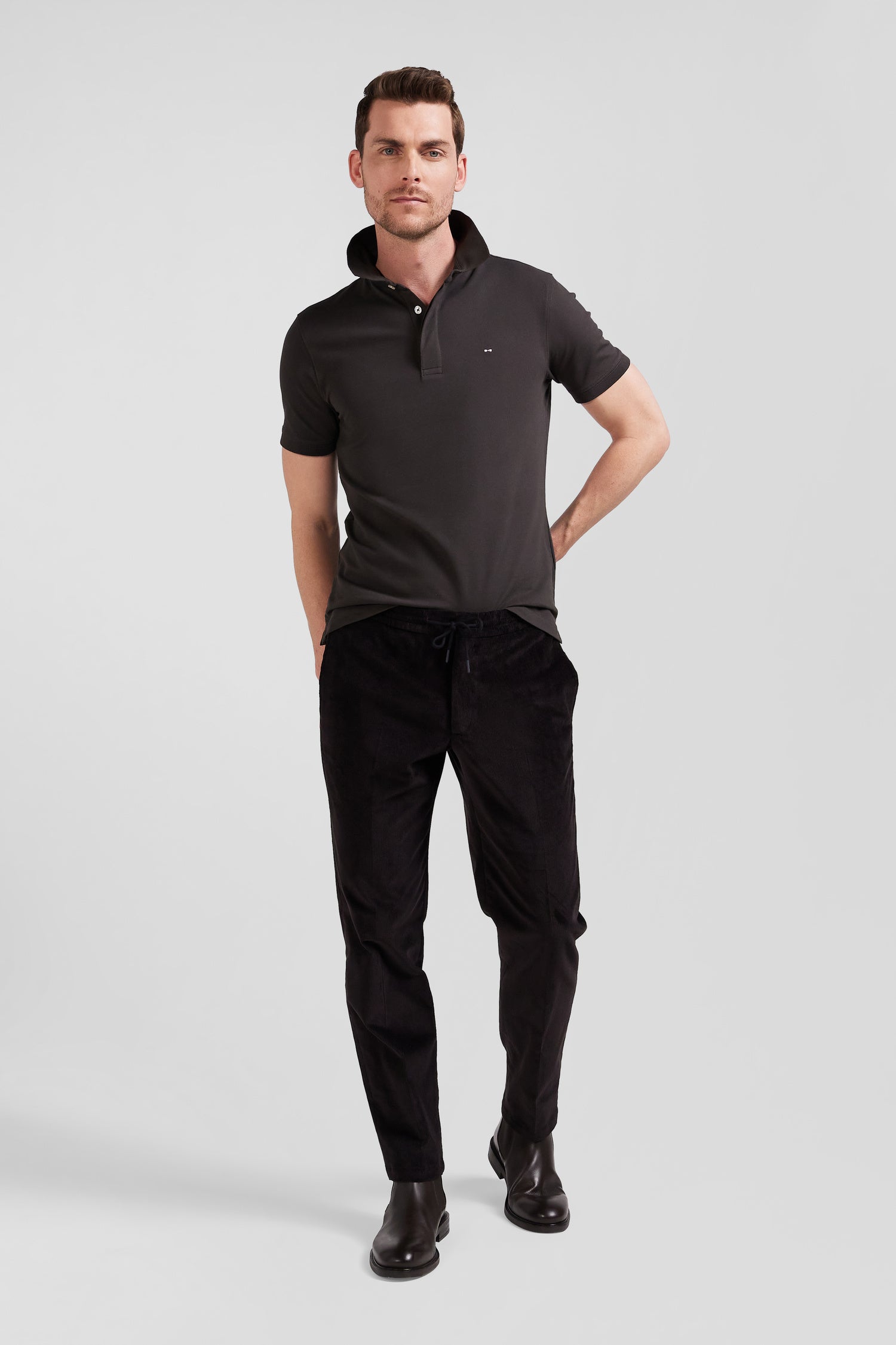 Pantalon en velours côtelé marron taille élastiquée coupe Modern