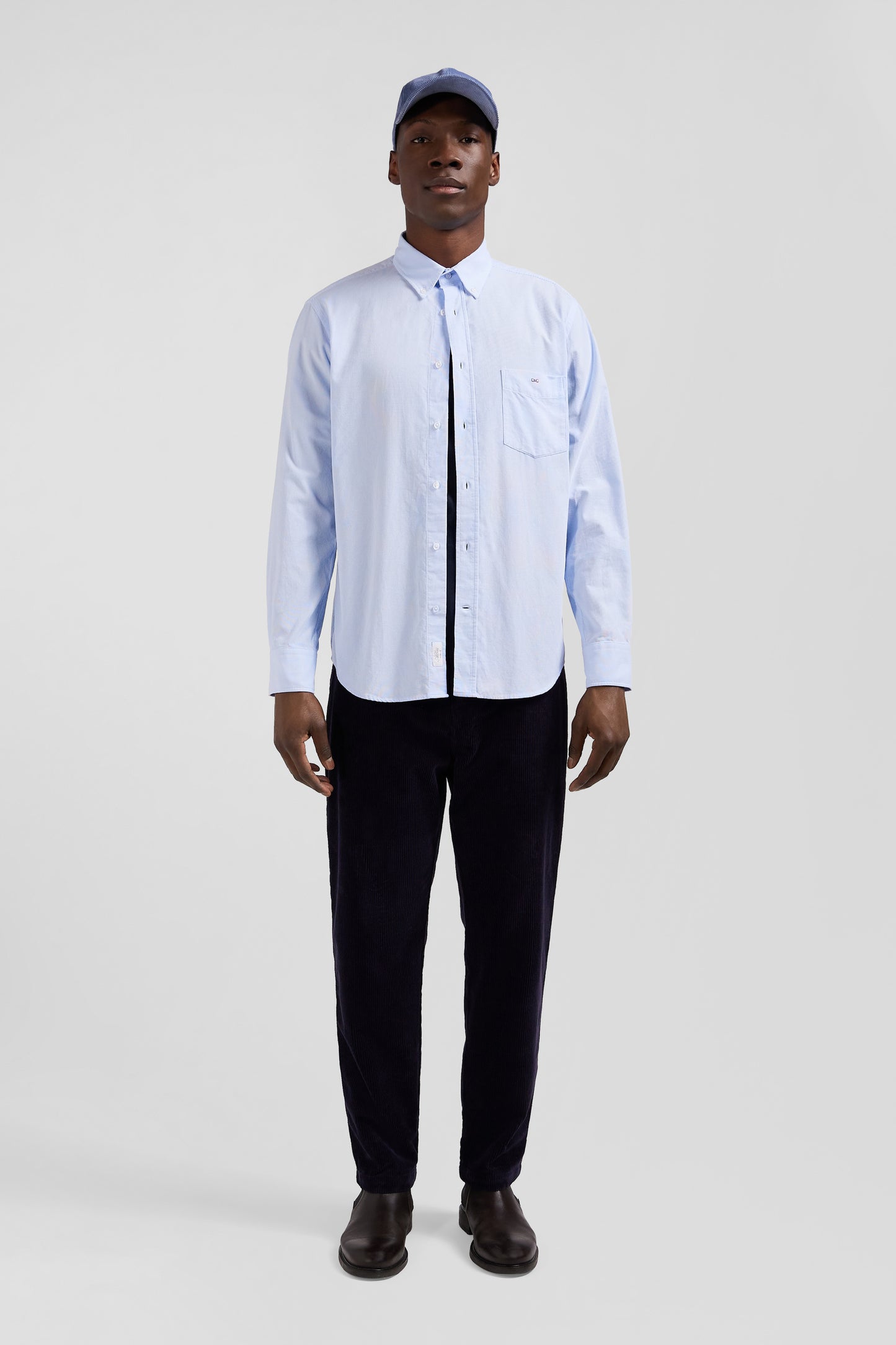 Chemise en coton uni ciel col boutonné et poche poitrine coupe Regular