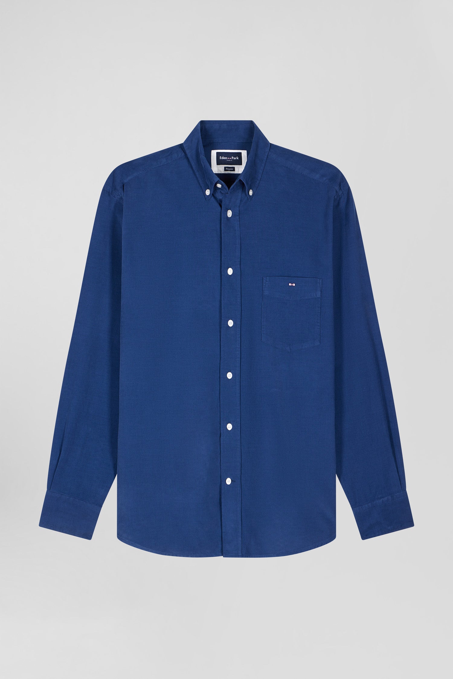 Chemise en coton uni bleu indigo col boutonné et poche poitrine coupe Regular