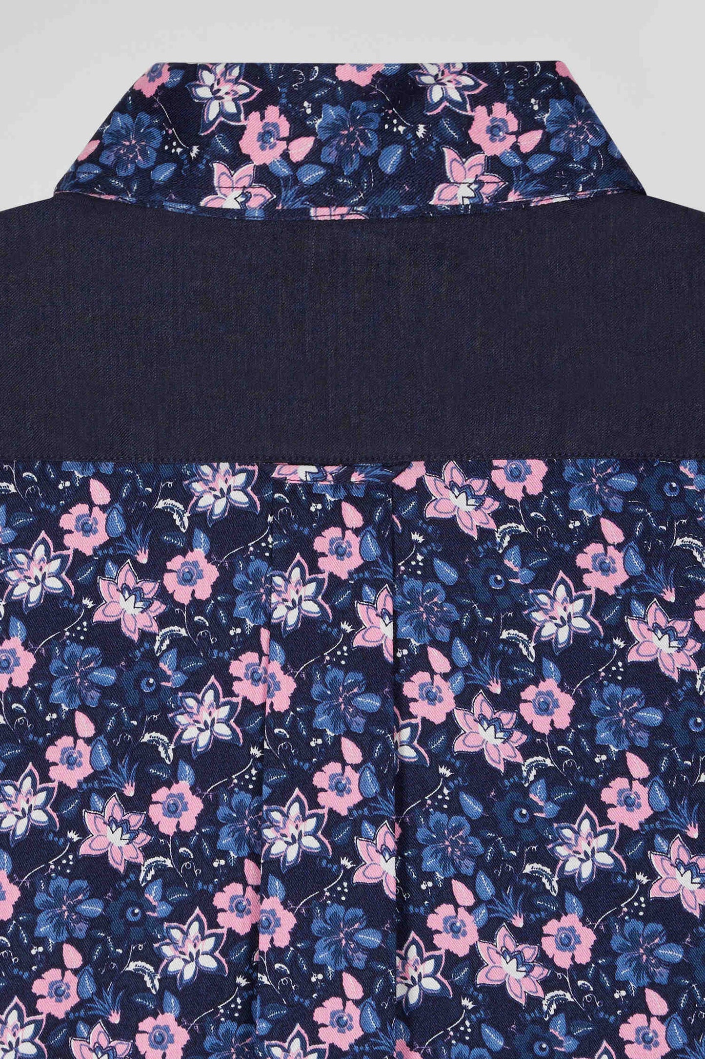 Chemise en twill de coton bleu marine et microimprimé fleurs coupe Regular