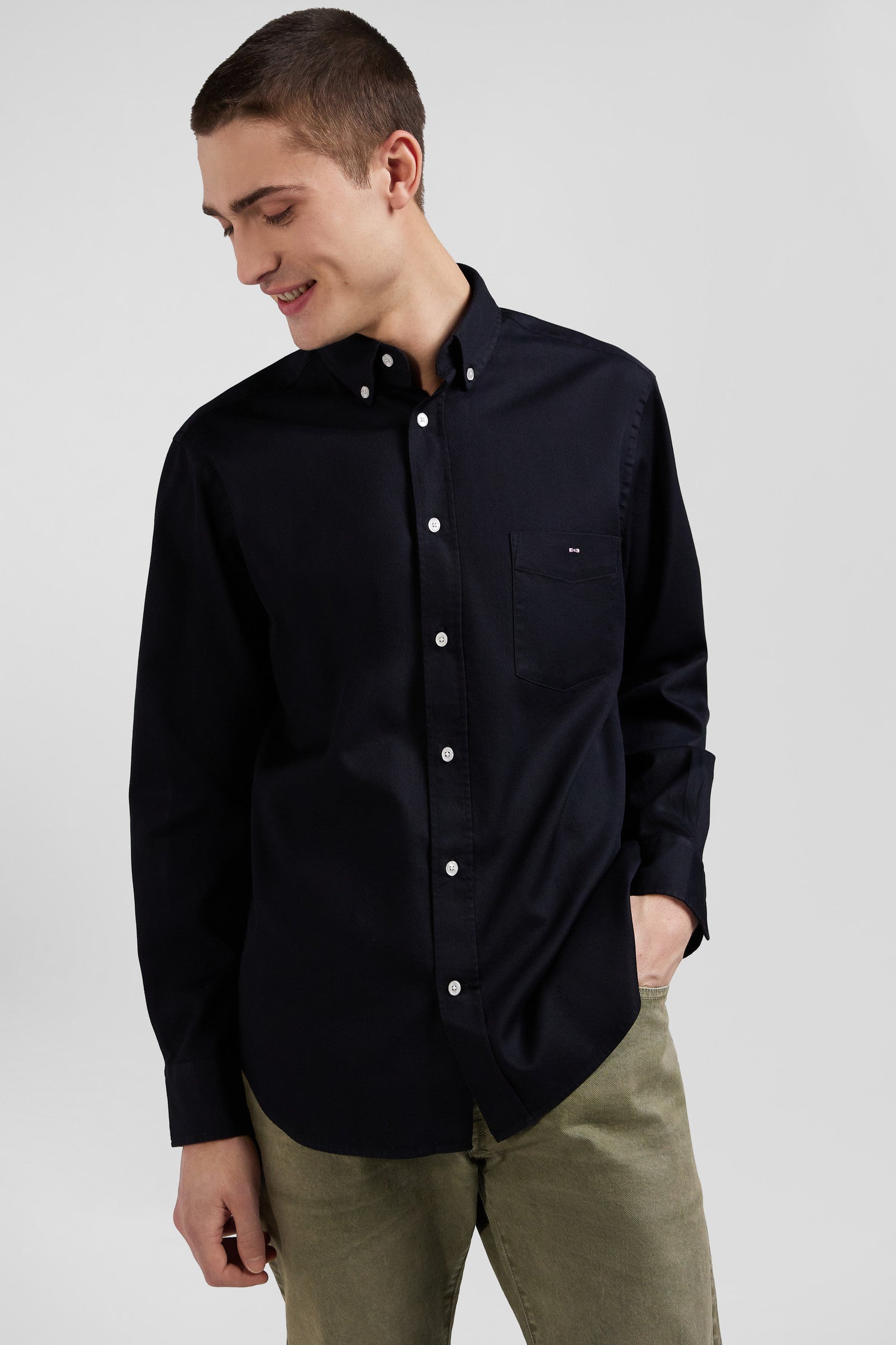 Chemise en piqué coton unie noire coupe Regular