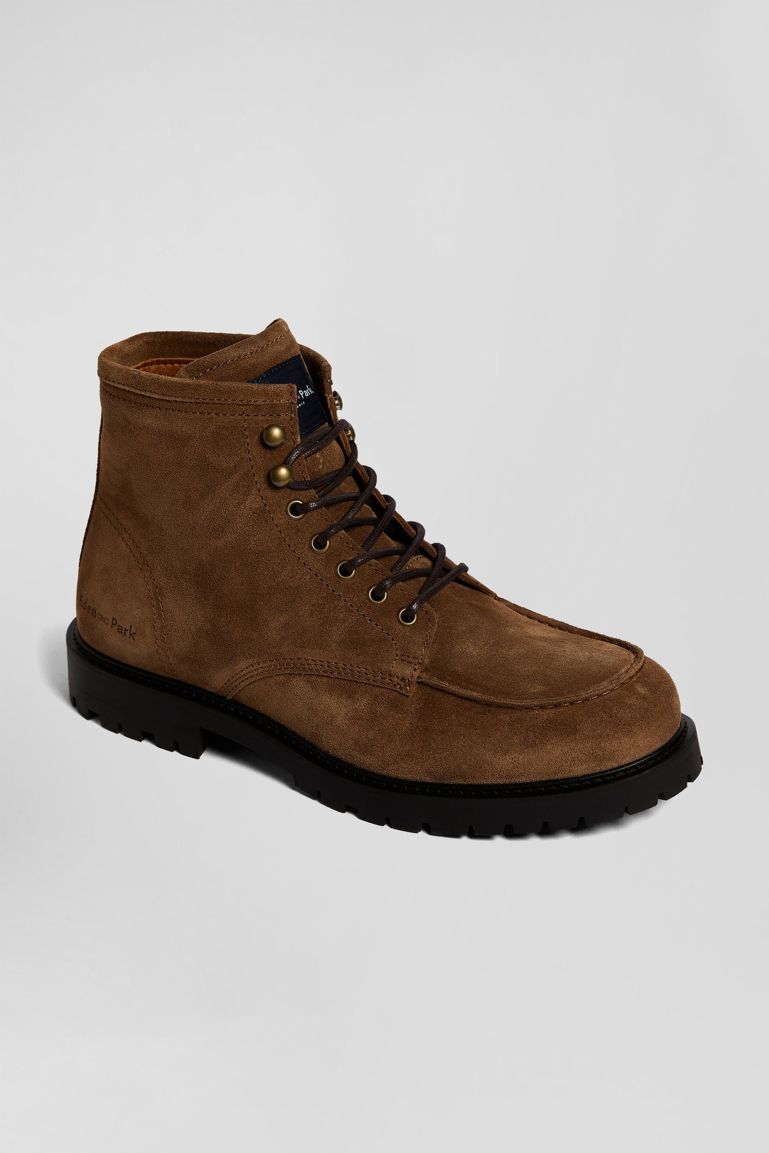 Boots a semelles crantees en cuir marron