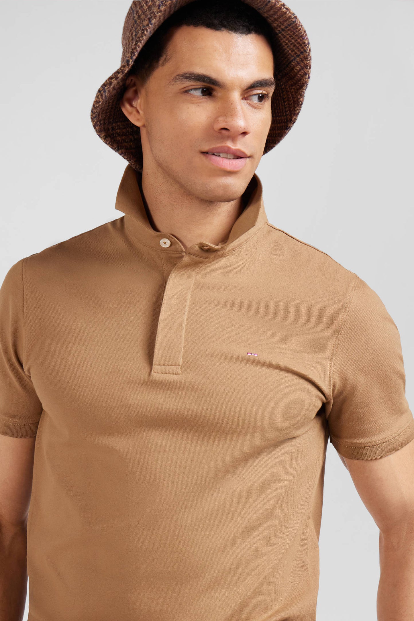 Polo manches courtes en coton stretch camel coupe Slim