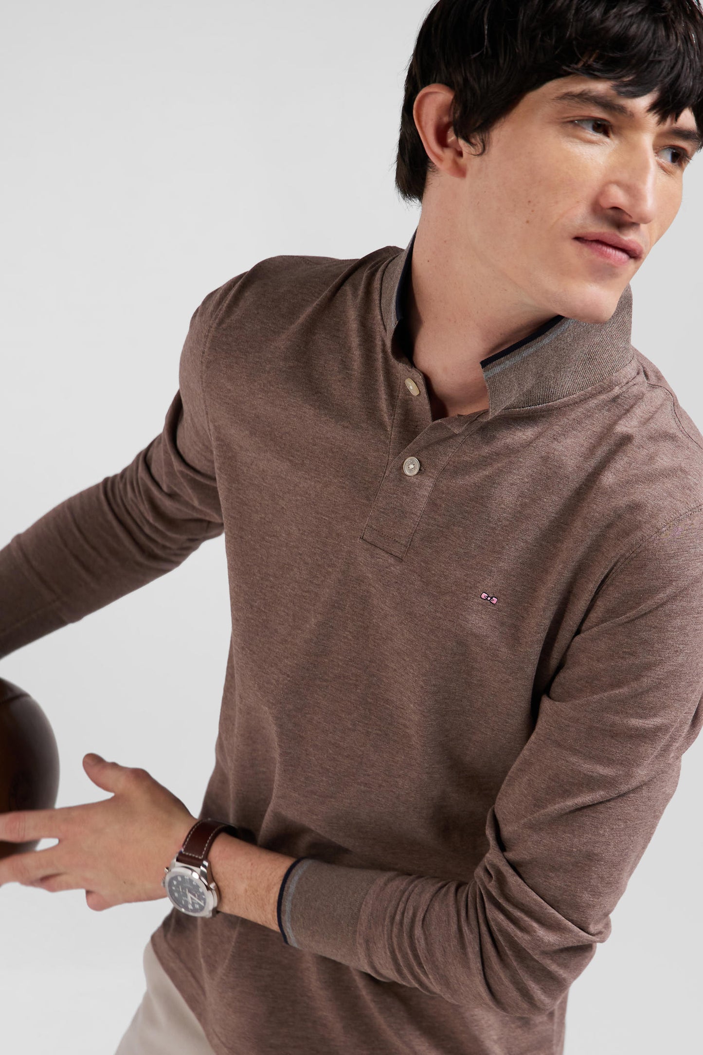 Polo manches longues marron en coton stretch finitions rayées