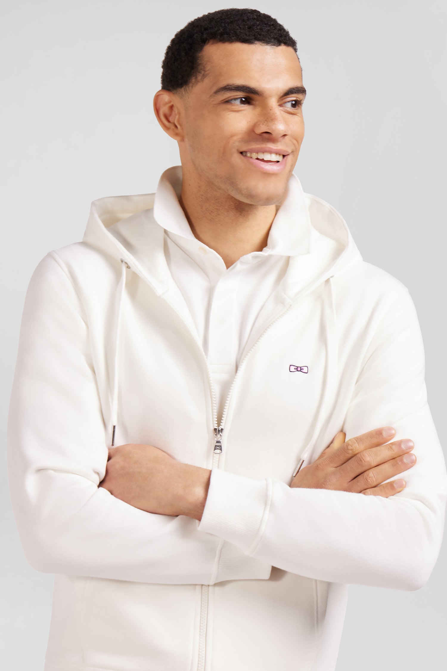 Sweatshirt zippé à capuche en molleton coton écru coupe Regular