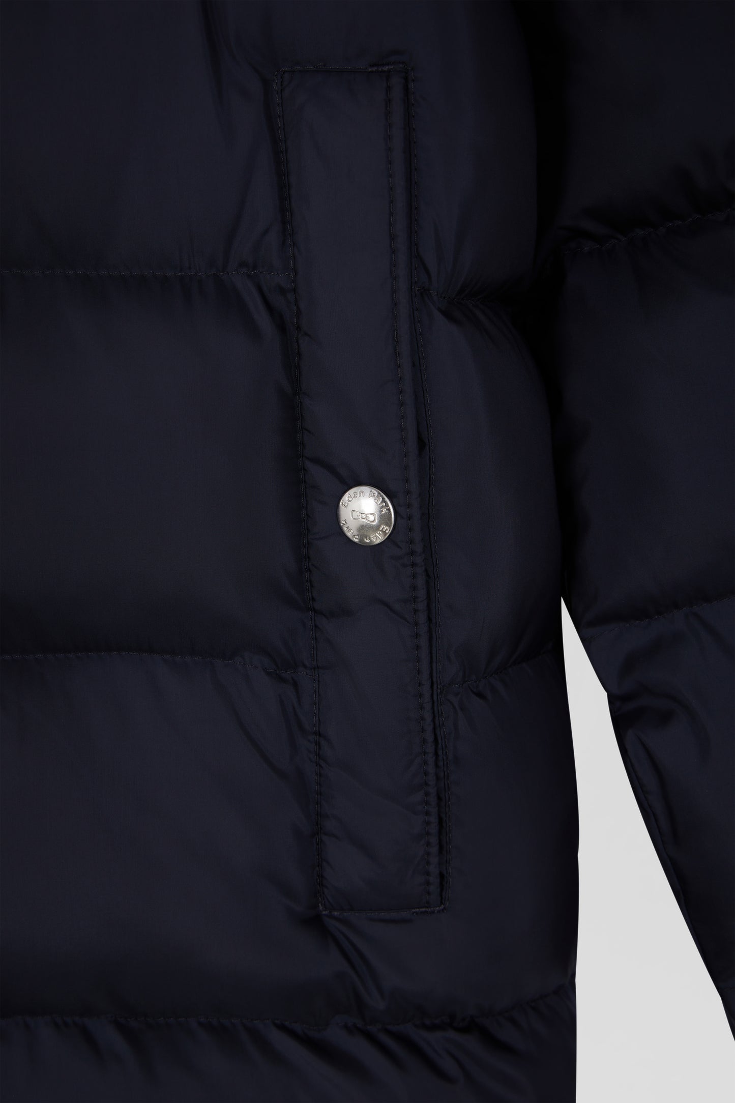 Parka courte en nylon bleu marine