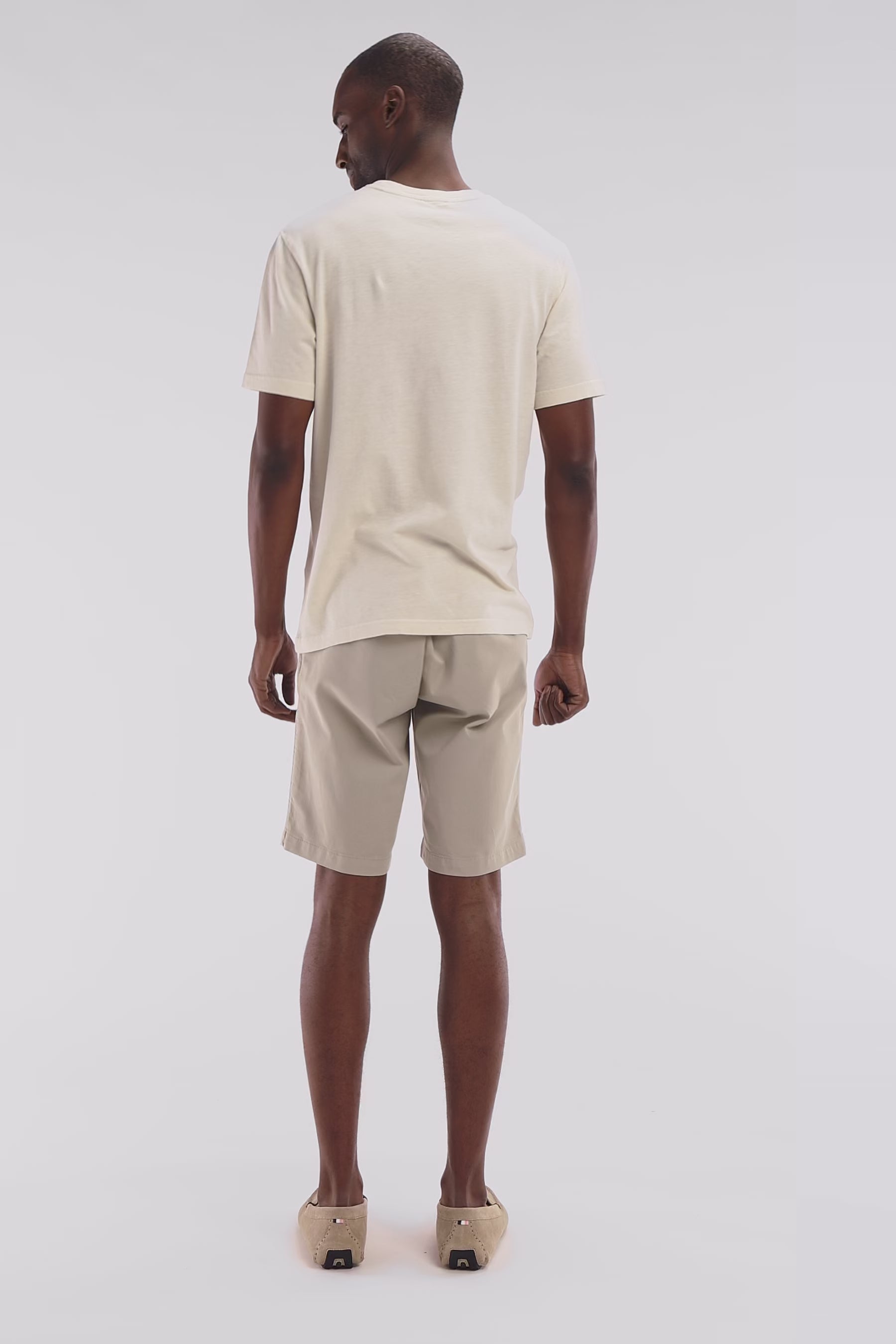 Bermuda chino en coton stretch beige coupe droite