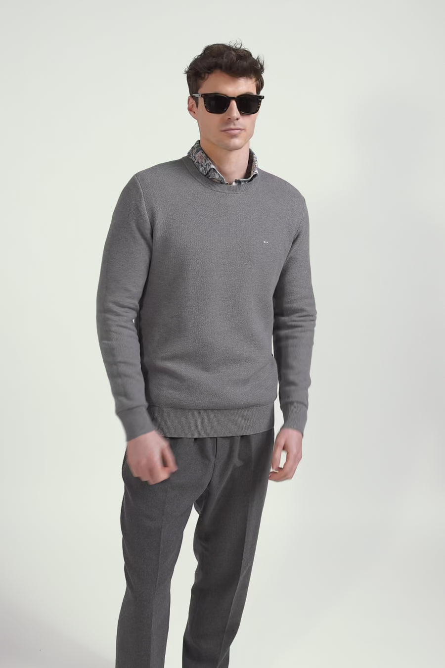 Pull col rond uni en coton gris coupe Regular