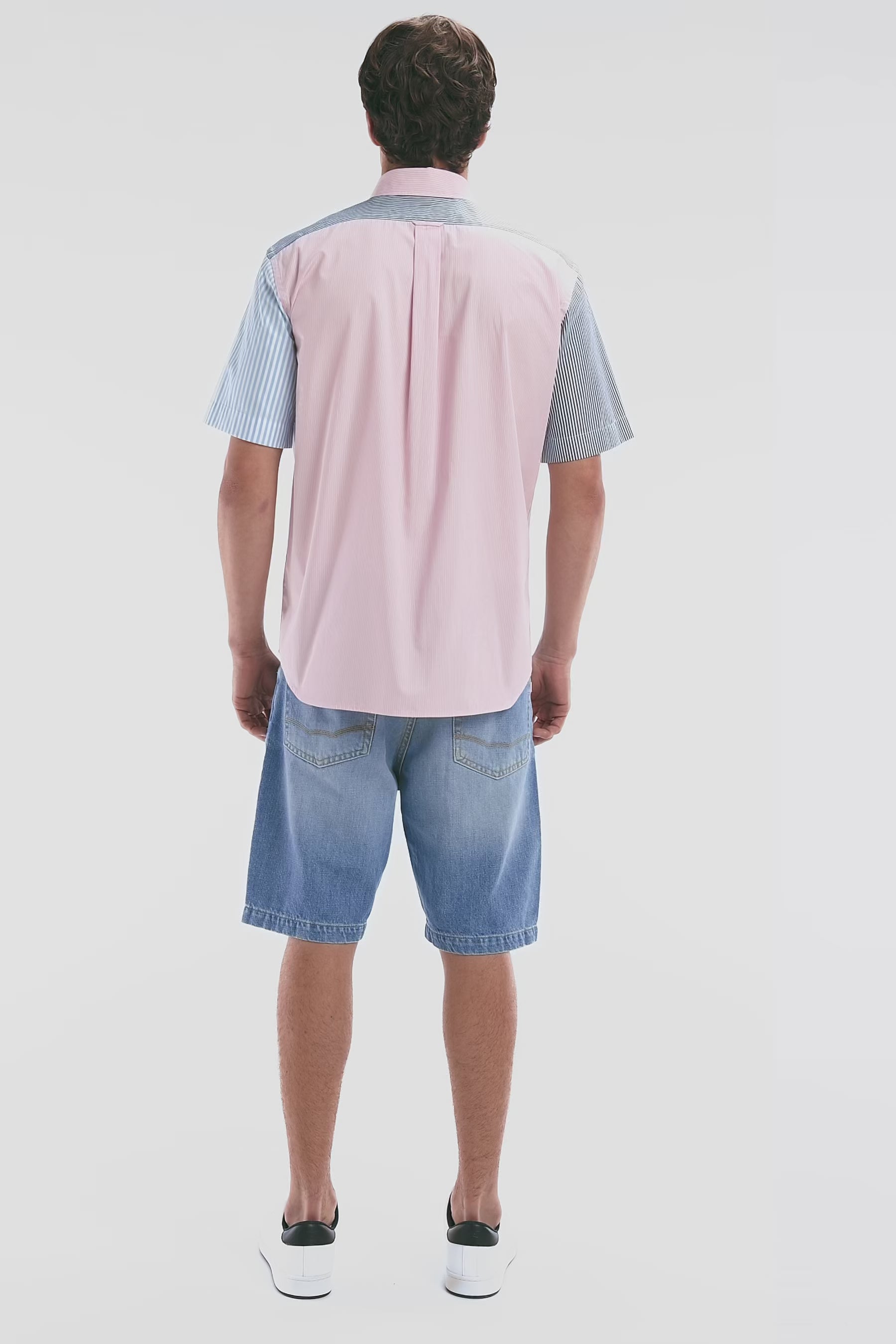 Chemise à manches courtes rayée en coton ciel rose et marine coupe droite