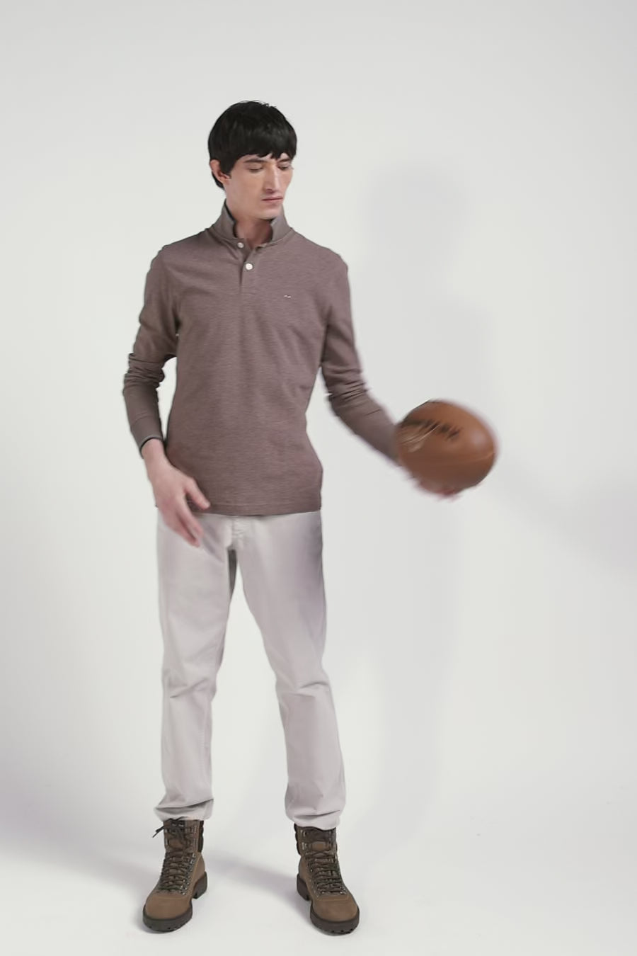 Polo manches longues marron en coton stretch finitions rayées