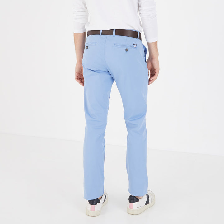 Pantalon chino bleu clair en coton stretch